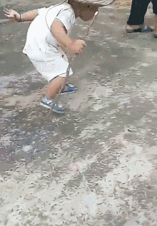 搞笑gif:这是什么器材,第一次见-北京时间