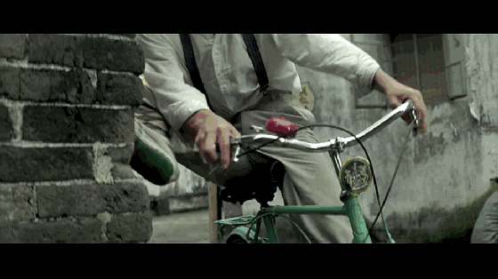 以下是香港老电影里男星们经典瞬间,最好的电影最好的