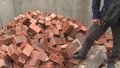 顶楼住户“任性”装修 恢复原状没商量