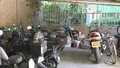 配送员停车占道 居民挪车困难