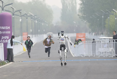 亦庄机器人半马出发啥顺序？这场比赛见分晓！