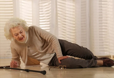 冬季骨折发生率飙升24%，选鞋不当风险高！你选对了吗→