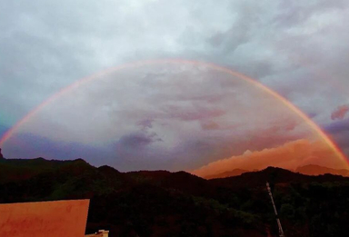 骤雨初歇 北京七彩祥虹凌空漫卷