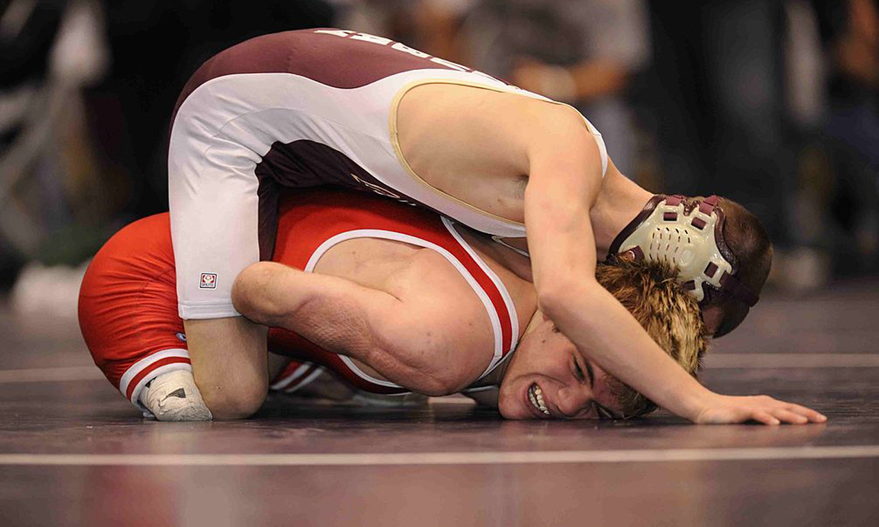 因为这项运动的胜负关键在于能否压倒对手的身体，对于欠缺四肢的Dustin来说根本就是天方夜谭。