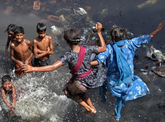 世界上最脏的首都,满大街都是垃圾,大多数人靠