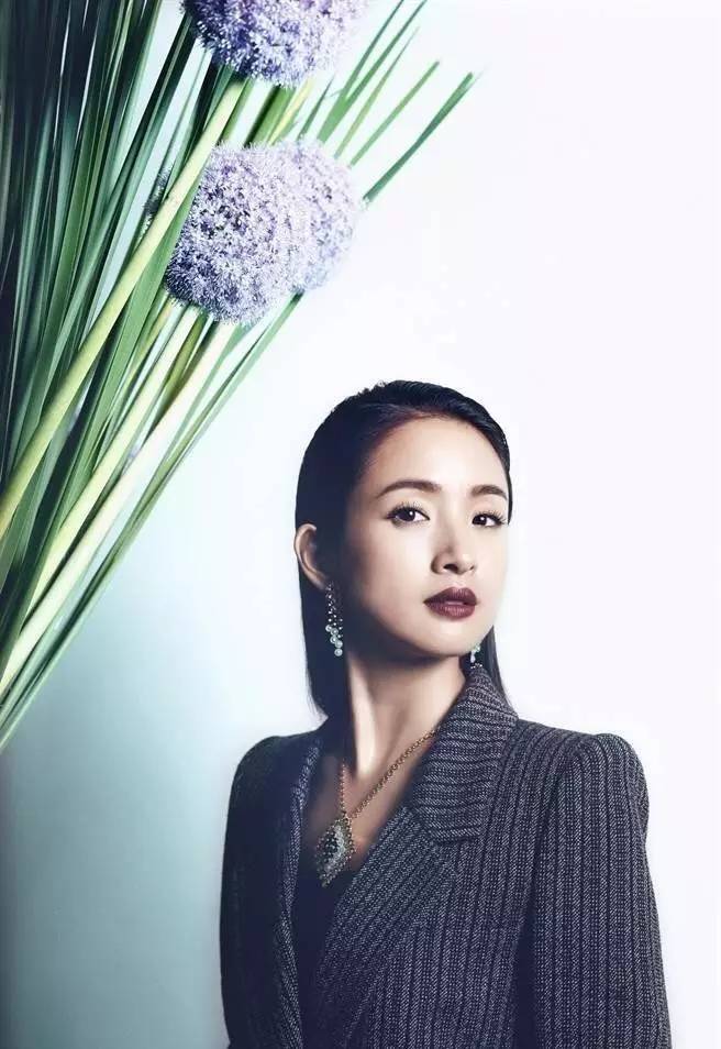 我是不再压抑自我的林依晨,今年35岁