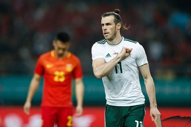 球迷热议国足0比6惨败威尔士:里皮全责没得洗