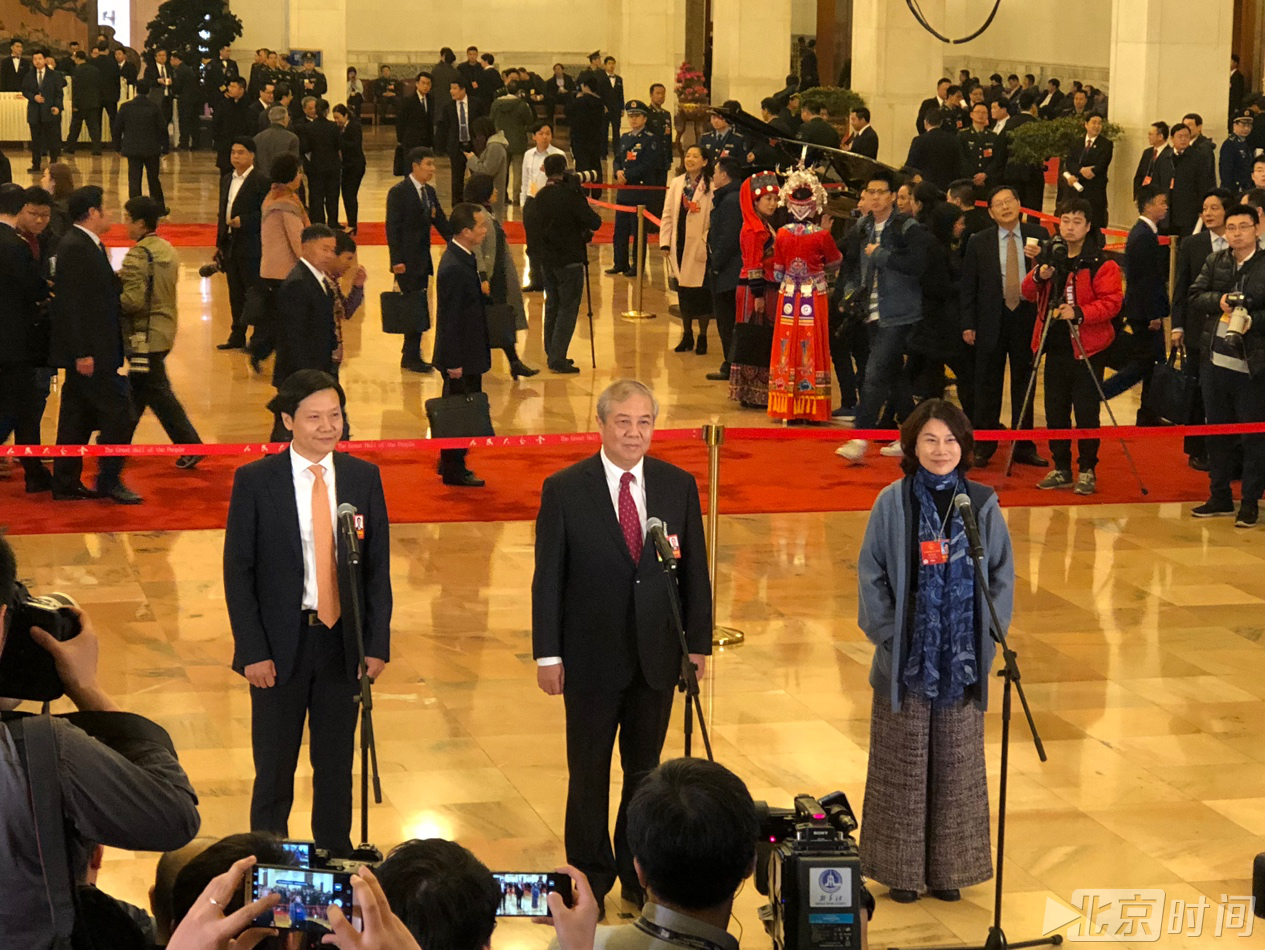 董明珠谈“黑灯工厂”:要成为制造强国 必须拥有核心技术 董明珠谈“黑灯工厂”:要成为制造强国 必须拥有核心技术