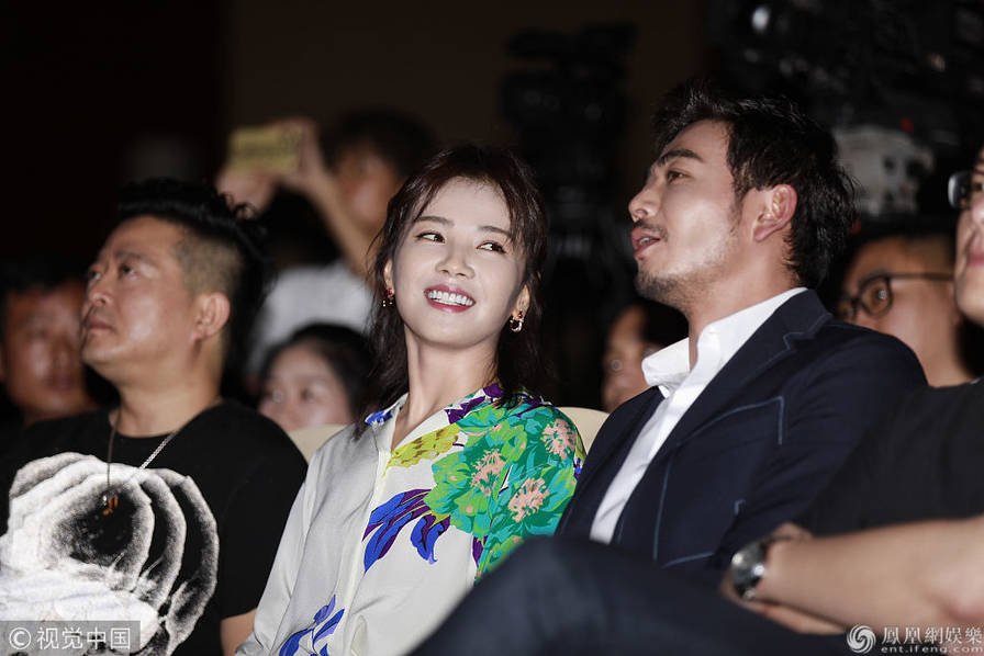 刘涛和他再组甜蜜cp 台上有爱互动撒狗粮