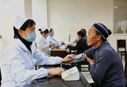 火了一时的农村合作医疗,如今农民却不交钱,专