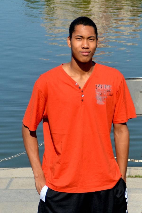 中国首位黑人球员丘天与中国女友现状!超210cm,她直呼:很厉害