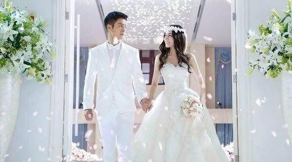 迪丽热巴和3位男模拍过婚纱照?网友:第二张放