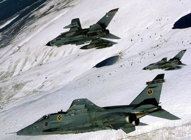 印度要买二手美洲虎攻击机,这款攻击机战斗力