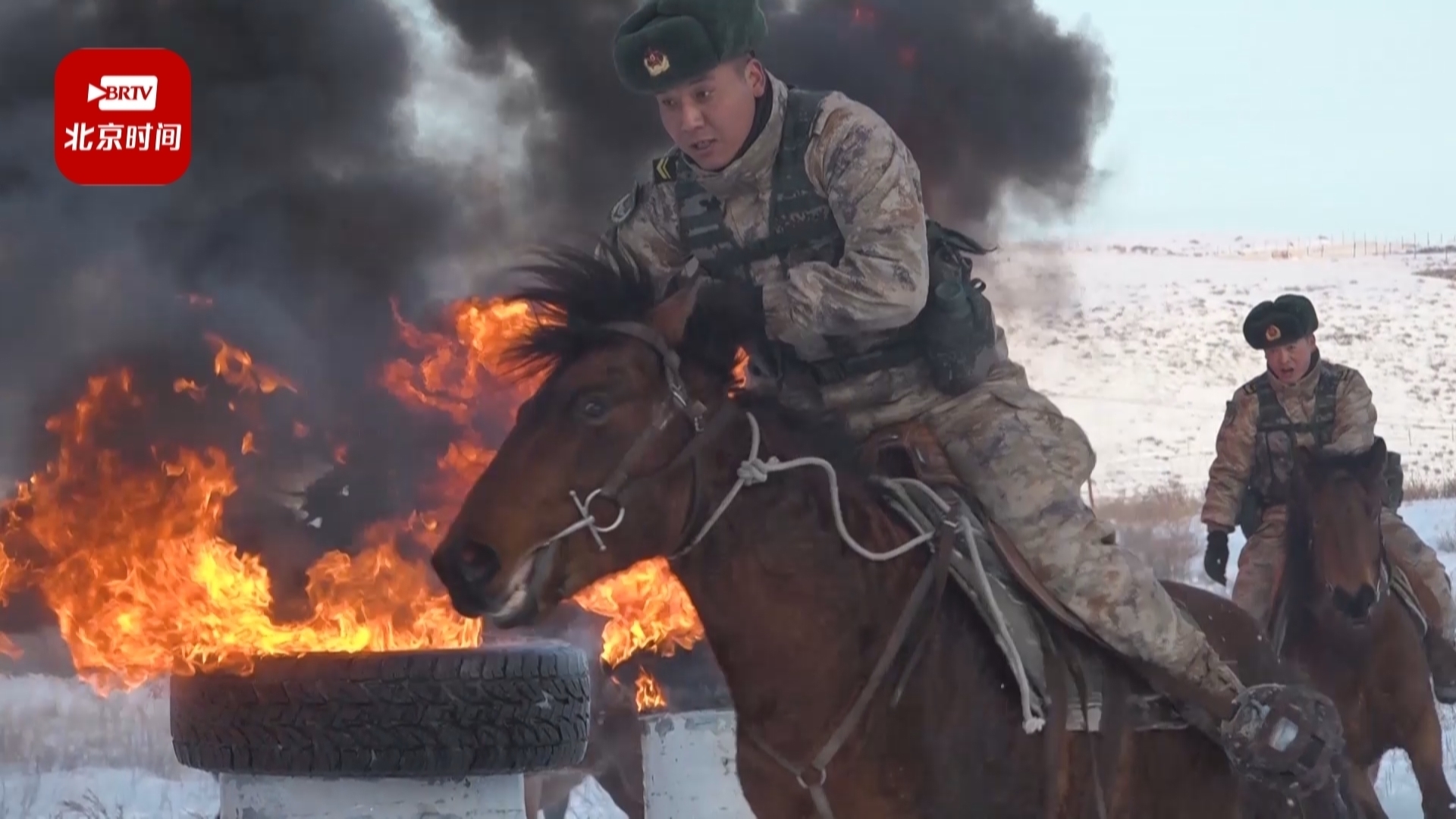驰骋雪域边关锤炼军马实战能力 驰骋雪域边关锤炼军马实战能力