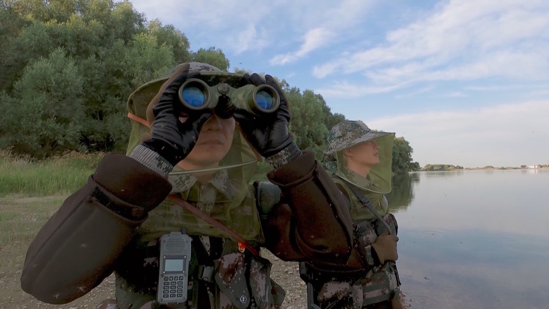 新疆北湾边防连的第七代防蚊服