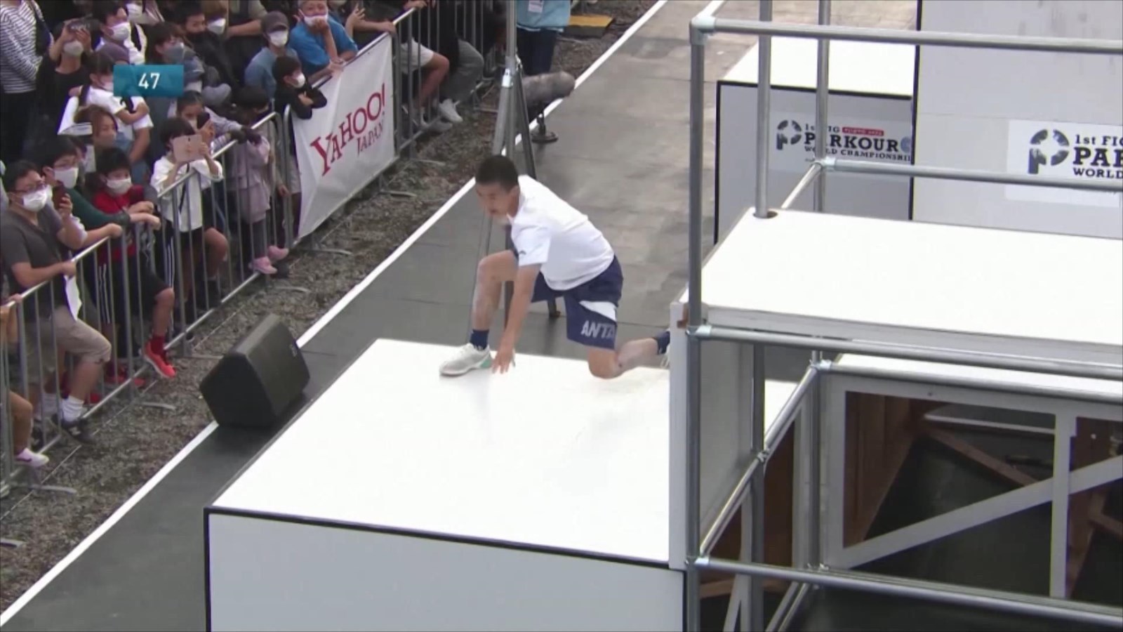 首届跑酷世锦赛：中国选手滕高政收获男子自由式亚军