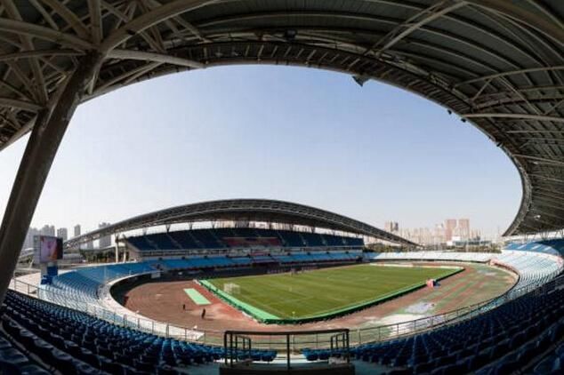 笑话!常州球迷空场抗议黑哨事件,亚足联却跑去