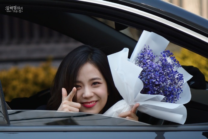 [blackpink][分享]170522 好久不见车窗女神 jisoo"人歌"下班路大放