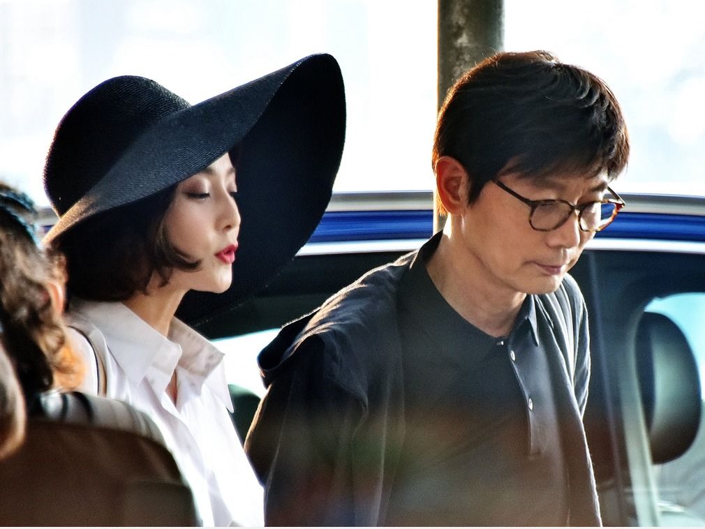 无惧崔永元手机2照常拍摄 片场照首曝光