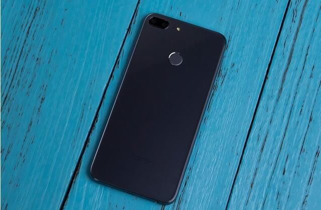 荣耀9青春版和荣耀7X简单对比 看完你就知道