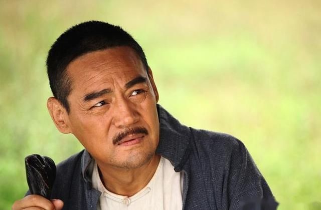 魏子是一名影视演员,他不仅戏演的好,而且还是一名歌手,他参演的影视