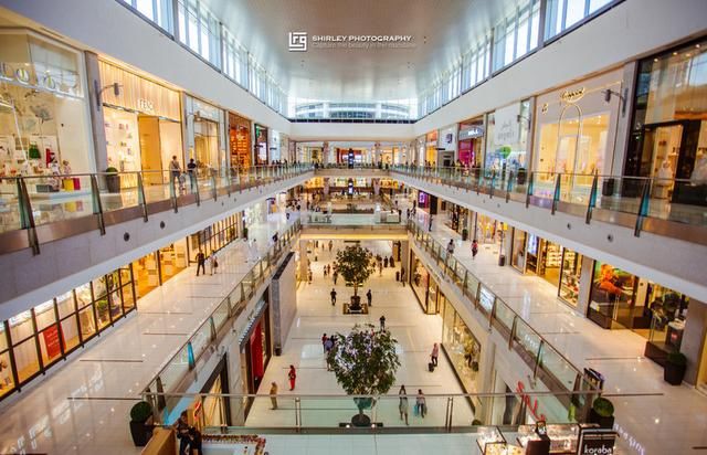 世界第一大的迪拜购物中心,200个足球场大小,
