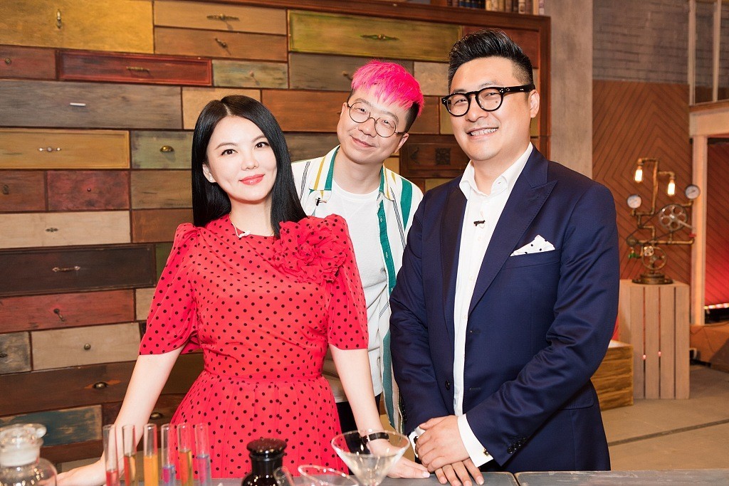 王岳伦出轨风波再添新证 昔日与李湘恩爱画面