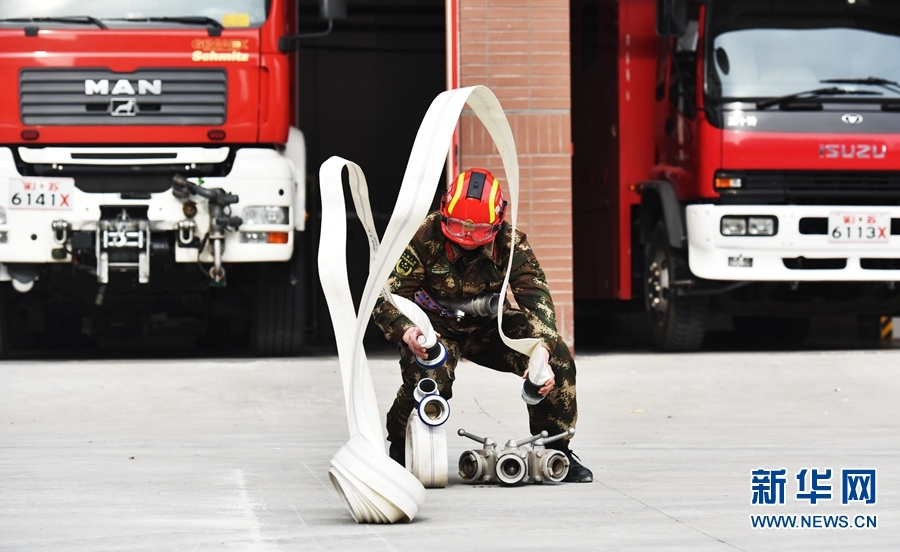 【网络媒体走转改】过年不回家的人--记春节期间坚守岗位的消防官兵