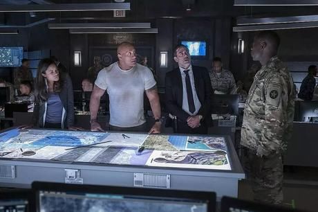 巨石强森领衔主演跨界拆迁大片一一《狂暴巨兽