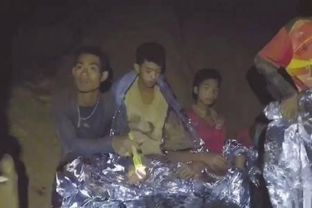 大雨将至泰国少年足球队被困岩洞为何迟迟难救