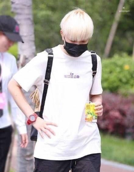 冯提莫回应隐婚出轨?范冰冰回击崔永元?Sunn