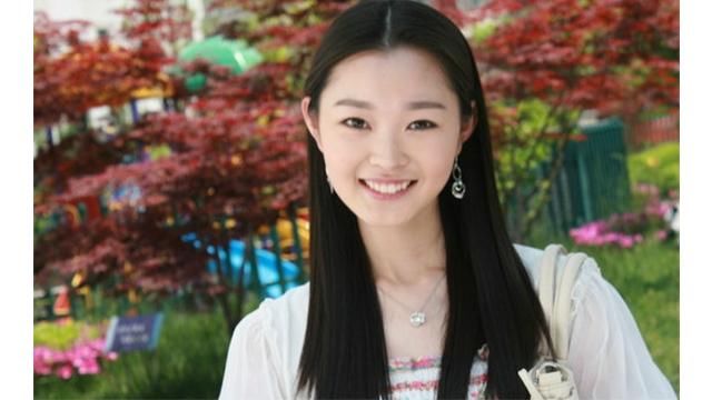 她是《伪装者》里的于曼丽,她是《红楼梦》中