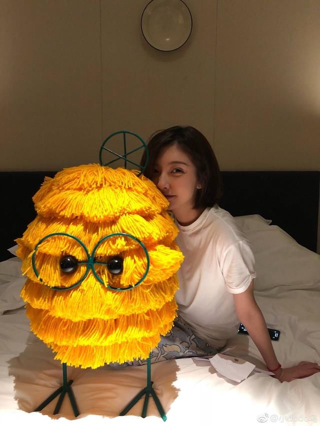 分手后的豆得儿七千的毛衣随便穿 家境一般也