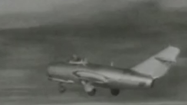 大年初一敌机来犯 歼-5双机出动