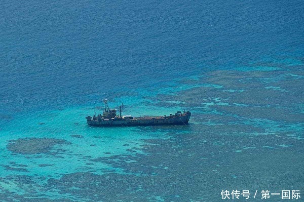 气愤,美轰炸我驻南斯拉夫大使馆后,这国趁机出