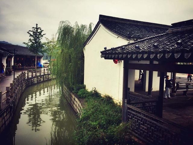 不要门票!中国最值得去的几大古镇!景美人少,不