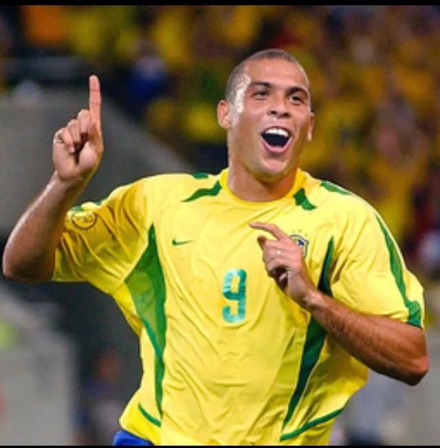 巴西足球历史上的十大前锋分别是谁?这些球星