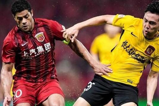 中超最新积分榜:恒大与上港只有一场差距,六队