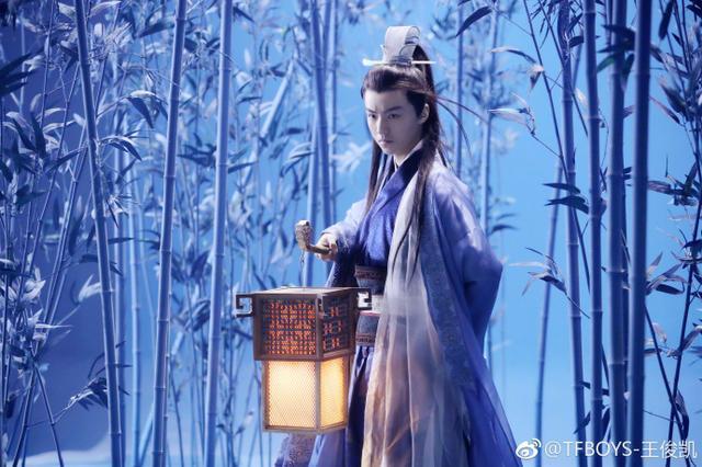 3小只Tfboys同时穿古装，王俊凯儒雅，王源温和，易烊千玺最惊艳!