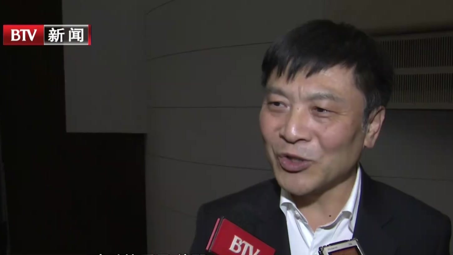 政协报告厅首次搬上市政协全会