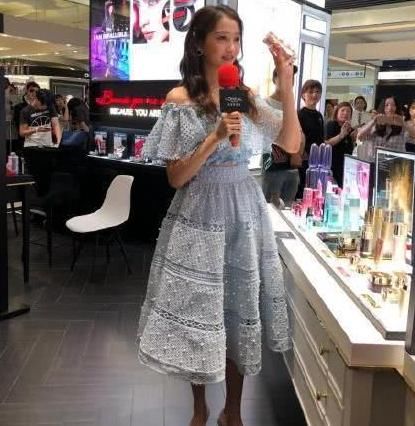 关晓彤没卸妆就去赶飞机,未p图的她成了这样子