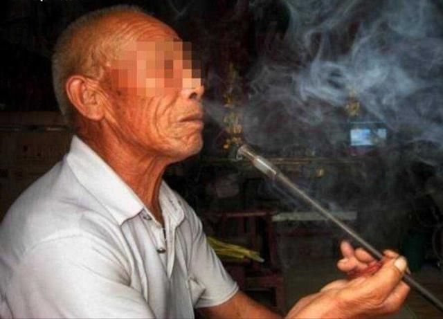 老人遗产分配不公,三个孩子的几句话,让老人感