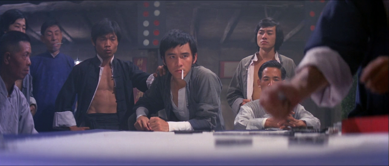 《八道楼子》影片背景在七七事变之前，军事要塞─八道楼子只剩下了碉堡里7名中国军人：营长吴超征，五位上等兵江明坤与褚天成、白长兴、贾福胜以及潘炳林，还有二等兵何鸿发。他们以背水一战的精神，顽强抵抗多于自己数十倍的日军，在主力失联与失去支援的情况下孤军作战，屡胜强敌，坚守这一军事要塞。但寡不敌众，在弹尽粮绝的情况下，7位壮士流尽了最后一滴鲜血，为国捐躯。