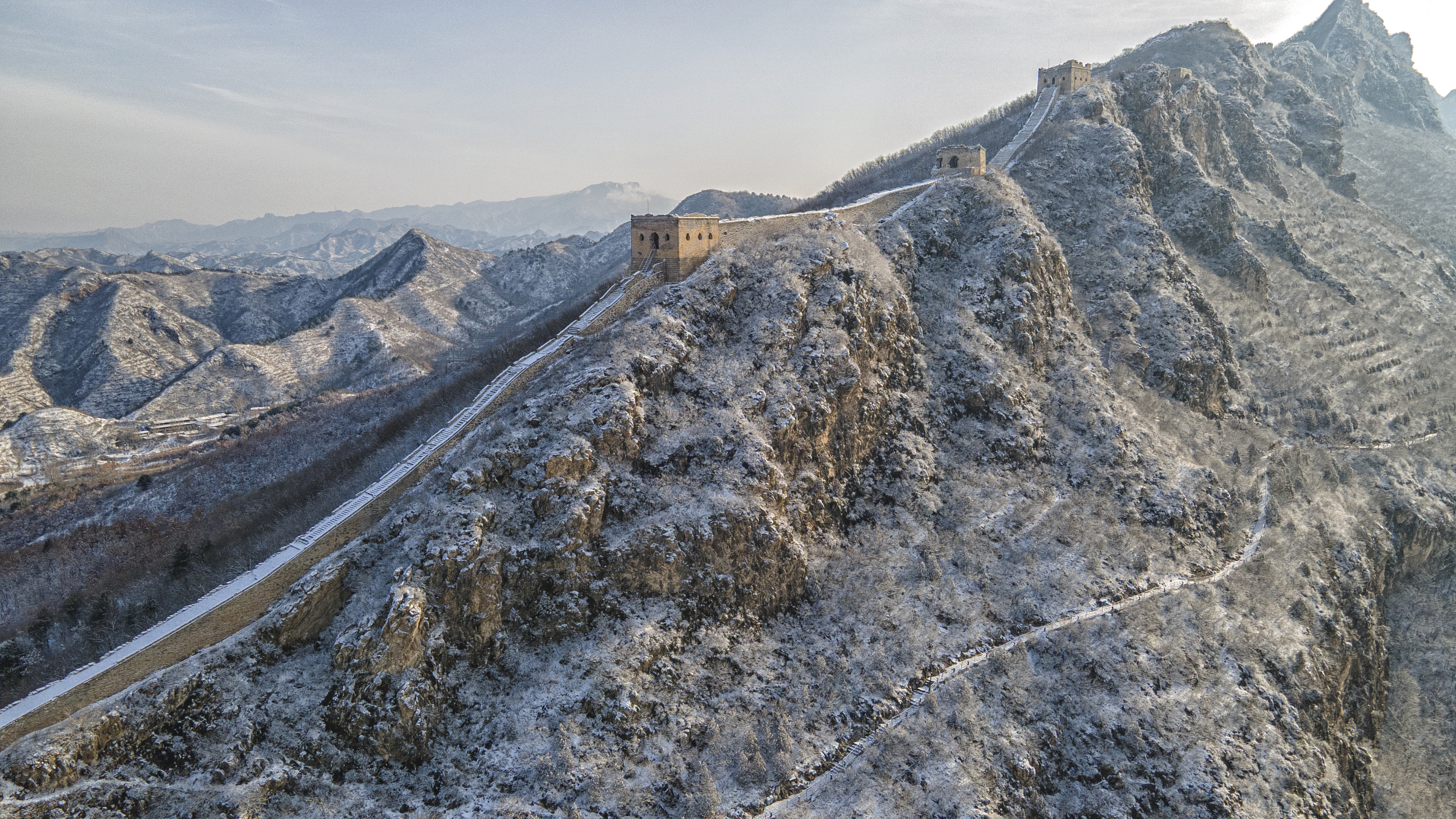 丽正门雪景图片