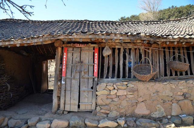 农村人没钱买房,孩子长大需要房子结婚,没有规