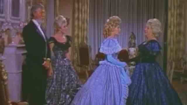 《戏里戏外》20200705传统而浪漫的吉普赛女郎《叶塞尼亚》 《戏里戏外》20200705传统而浪漫的吉普赛女郎《叶塞尼亚》