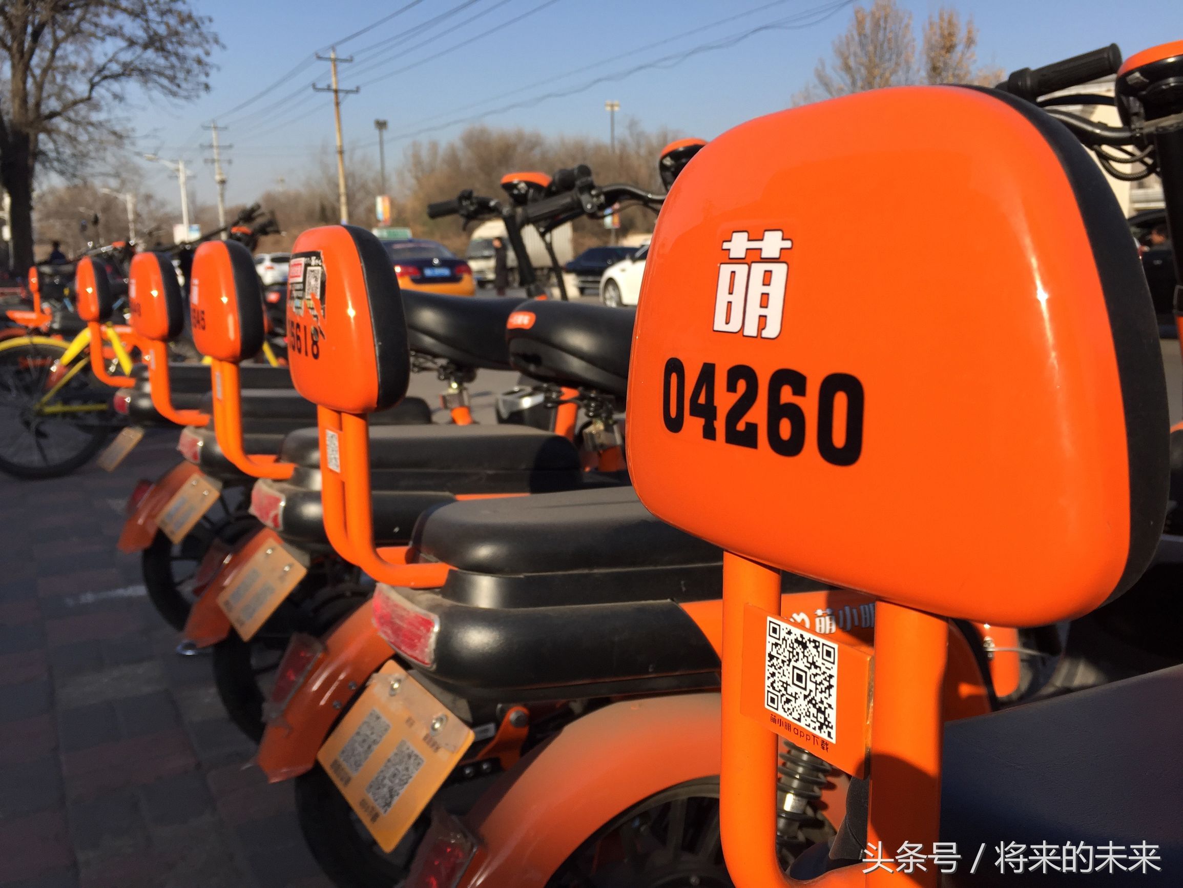 高校现新型情侣共享电单车,一元租车没学生