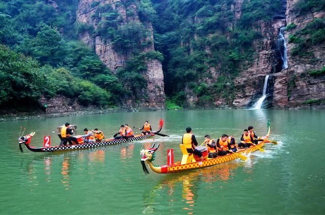 河南一副县长辞官借贷打造5A级景区,今去世破