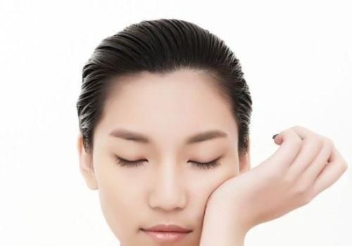 耳朵上长痘痘是什么原因