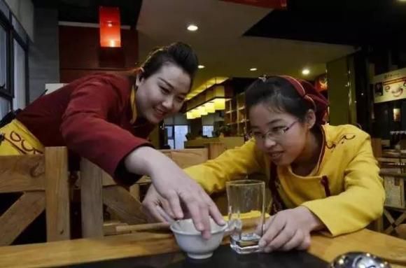 那些不想进厂打工的人,都去干什么工作了?